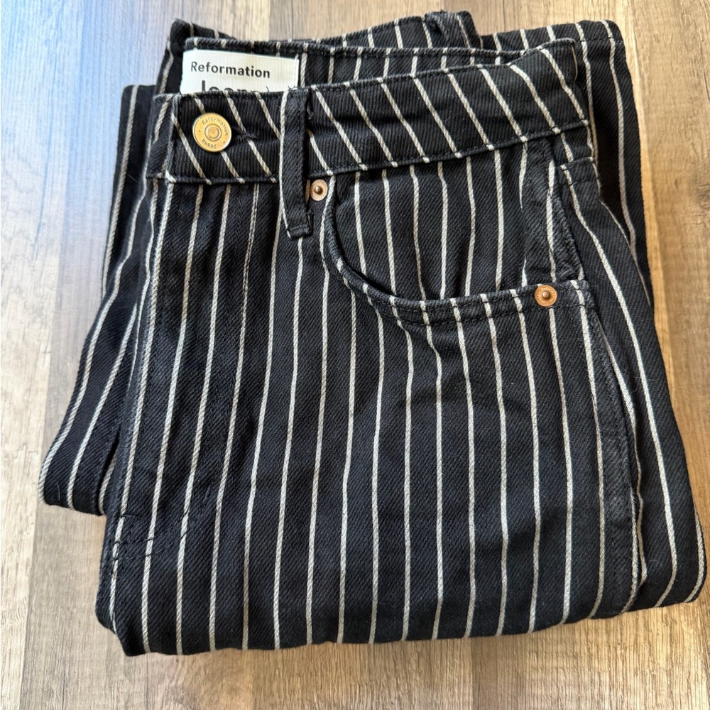 Reformation Georgia, pinstripe, high-rise Black and White Striped High Rise 26 - Picture 6 of 7